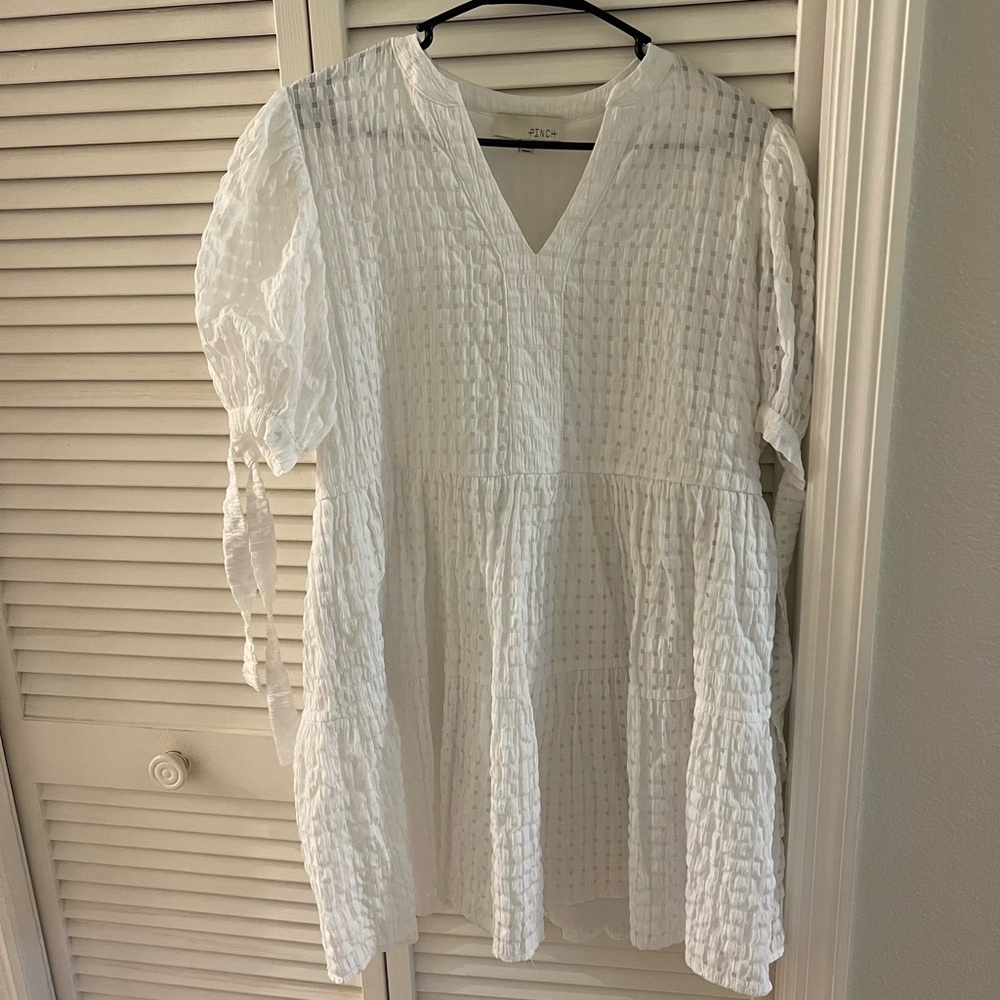 White Crinkled V-Neck Dress - Picture 2 of 3